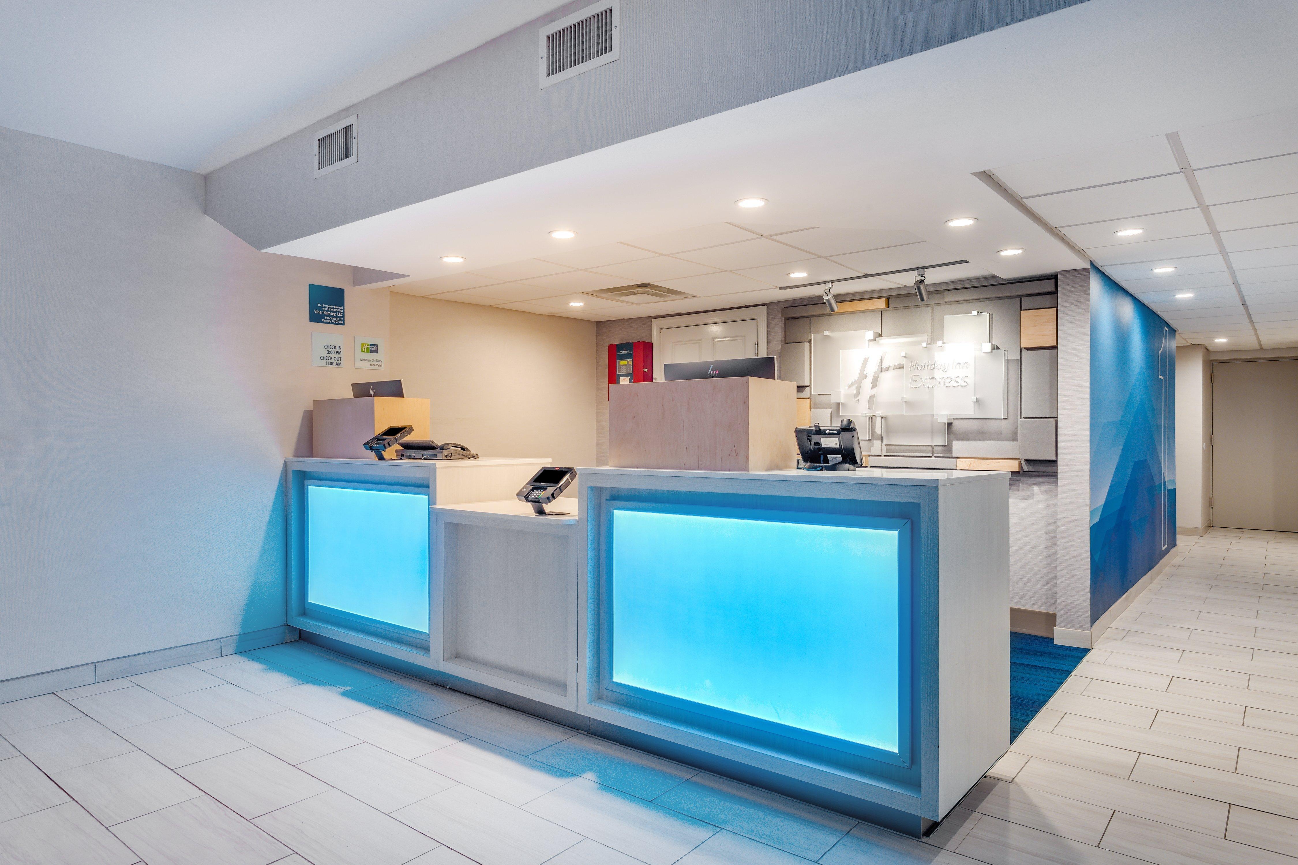 Holiday Inn Express Ramsey Mahwah By Ihg Exterior foto