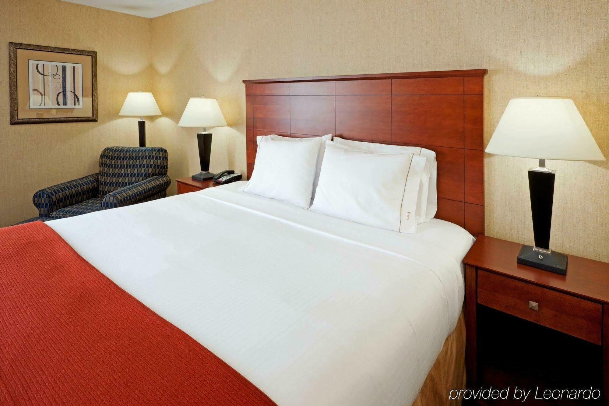 Holiday Inn Express Ramsey Mahwah By Ihg Exterior foto